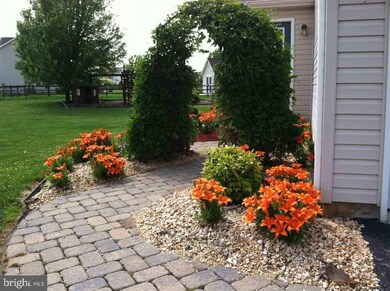 64 E Summit Dr unit 49, Littlestown, PA 17340 - photo 4