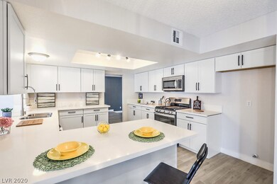 5146 Caliente St, Las Vegas, NV 89119 - photo 3