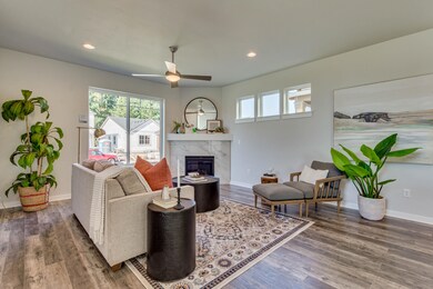 4589 SW 36th St, Redmond, OR 97756 - photo 5