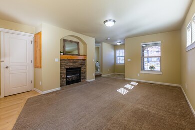 20445 Brentwood Ave, Bend, OR 97702 - photo 7