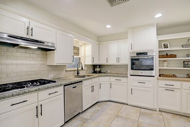 1736 Libbey Dr, Houston, TX 77018 - photo 6