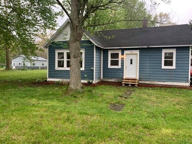 208 E Indiana Ave, Hamlet, IN 46532 - photo 3