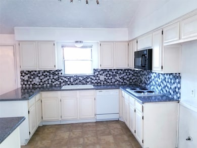 5018 Fitzwater Dr, Spring, TX 77373 - photo 4