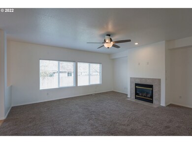 1327 Primrose Ln, Forest Grove, OR 97116 - photo 4