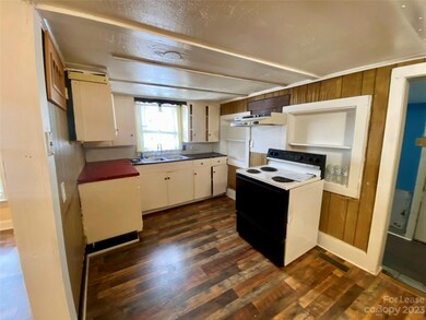 1021 8th St, Statesville, NC 28677 - photo 7