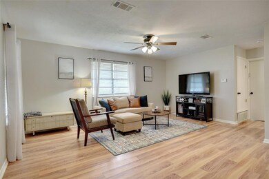 201 E 7th St, Springtown, TX 76082 - photo 4