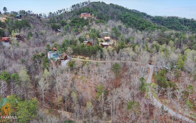 7-Red-Bone-Way-Sevierville-TN-7