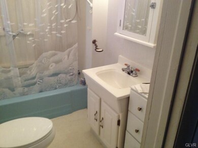 1245 Trapps Ln, Allentown, PA 18103 - photo 6