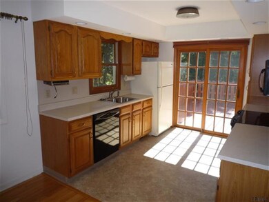 1070 Winne Rd, Schenectady, NY 12309 - photo 2