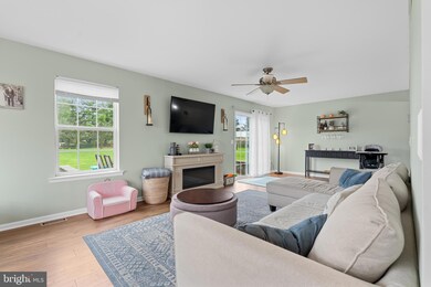 368 Kempton Ct, Souderton, PA 18964 - photo 5