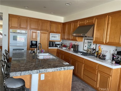 2205 Starlight Ln, Signal Hill, CA 90755 - photo 6