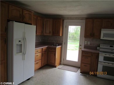 17051 Red Lodge Ln, Amelia Court House, VA 23002 - photo 3