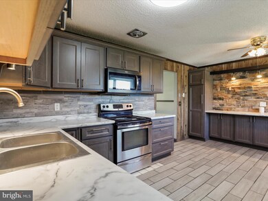 155 Cypress Dr, Keyser, WV 26726 - photo 6