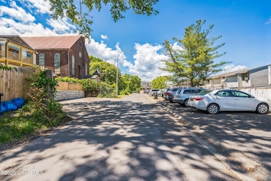 03_27_Columbia_St_Hudson_NY_12534_USA-Ex