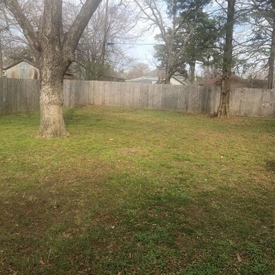 921 W Day St, Denison, TX 75020 - photo 6