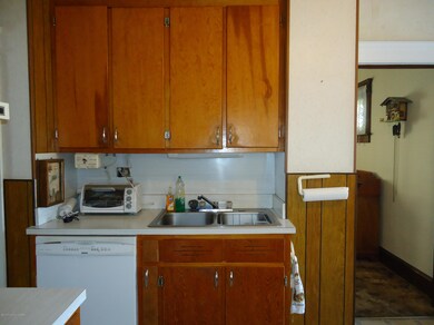 16 Maltby Ave, Kingston, PA 18704 - photo 7