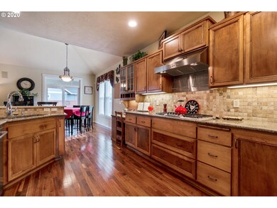 2665 Cumberland Dr, Eugene, OR 97408 - photo 7