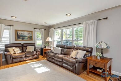 3555 Larchmont Pkwy, Toledo, OH 43613 - photo 2