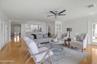 211 N Locksley-5