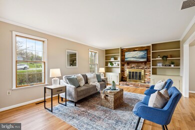 217 Lincoln Ln, Sykesville, MD 21784 - photo 2