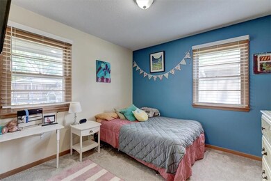 4913 Lawnwoods Dr, Des Moines, IA 50310 - photo 7