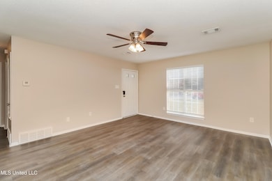 002-photo-living-room-14942138