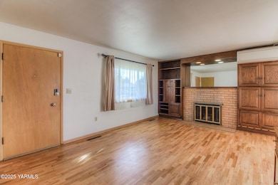 214 Bel Air Dr, Yakima, WA 98908 - photo 7