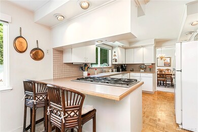 1422 9th Ave N, Edmonds, WA 98020 - photo 2