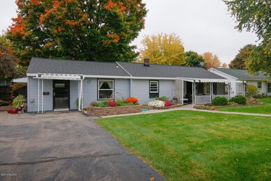 1046 Elmwood-102