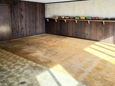 34 Walnut Cir, Tuscola, IL 61953 - photo 5