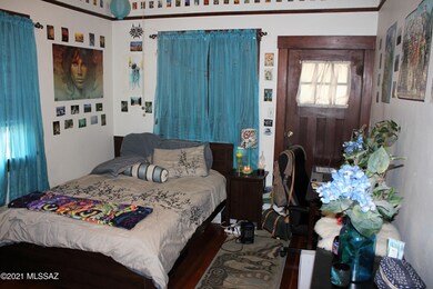 521 N 1st Ave Bedroom with Entrance