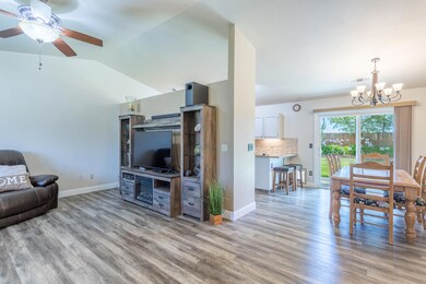 1677 Trumpet Dr, Redding, CA 96003 - photo 4