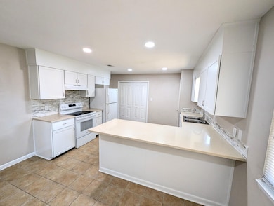 35 Solar St, Mary Esther, FL 32569 - photo 7