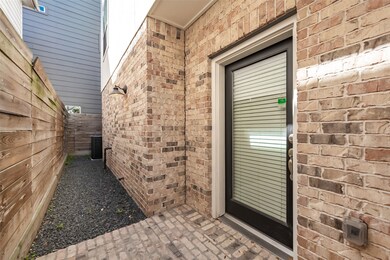 1719 Thompson St, Houston, TX 77007 - photo 5