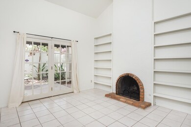 006_Family Room
