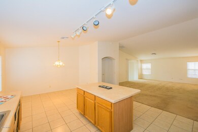 10886 dining area
