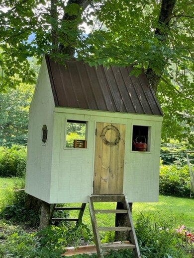 1472 Back Rd, Belvidere Center, VT 05442 - photo 5