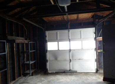 2201 S Pershing Dr, Muncie, IN 47302 - photo 4