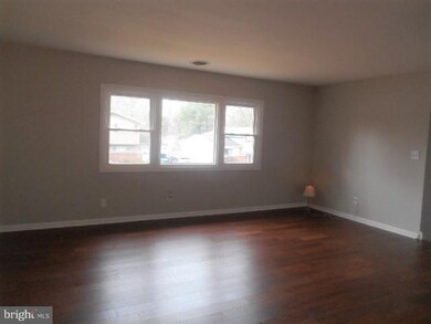 2115 Peachtree Dr, Wilmington, DE 19805 - photo 3