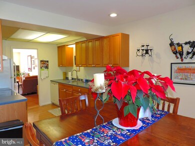 981 Putnam Blvd unit 84, Wallingford, PA 19086 - photo 5