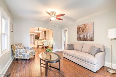 005_LIVING ROOM
