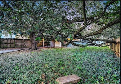 1612 Branard St, Houston, TX 77006 - photo 3