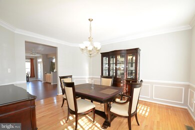 17004 Gatlin Ct, Woodbridge, VA 22191 - photo 7