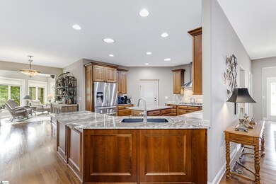 429 Hunters Cir, Greenville, SC 29617 - photo 3