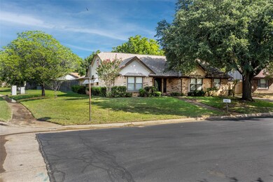 200 Stratford Ct, Hurst, TX 76054 - photo 3