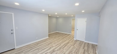 9475 Bay Colony Dr unit 3N, Des Plaines, IL 60016 - photo 3