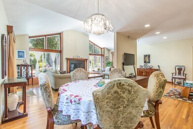 4636 Santa Lucia Dr, Woodland Hills, CA 91364 - photo 6