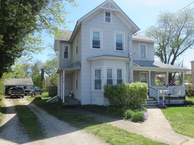 Unit B 121 Driveway