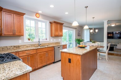 127 Russells Mills Rd, Dartmouth, MA 02748 - photo 5