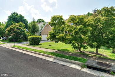 1936 Lord Fairfax Rd, Vienna, VA 22182 - photo 4